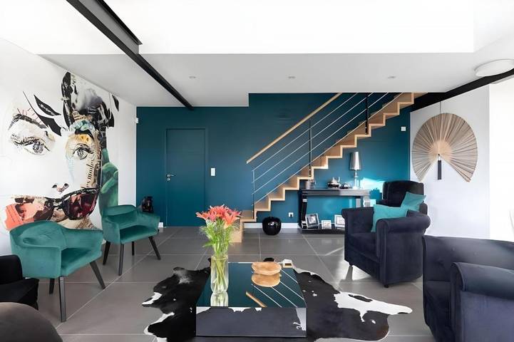 Location de vacances pour 8 personnes, avec piscine et jardin à Coulaines