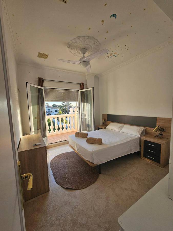 Location de vacances pour 10 personnes, avec terrasse ainsi que piscine et vue, animaux acceptés à Sant Joan d'Alacant - 4