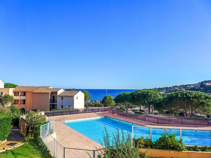 Location de vacances pour 6 personnes, avec jardin ainsi que piscine et terrasse dans Plage de la Gaillarde - 2