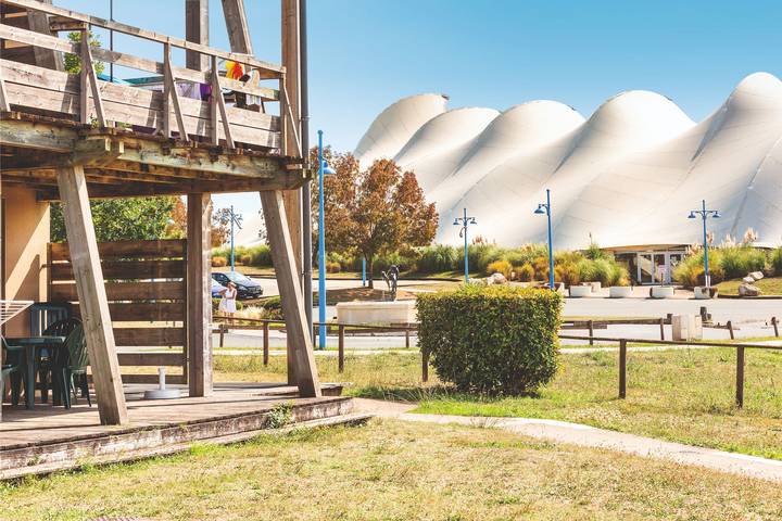 Gîte pour 5 personnes, avec piscine et terrasse, animaux acceptés à Jonzac - 4