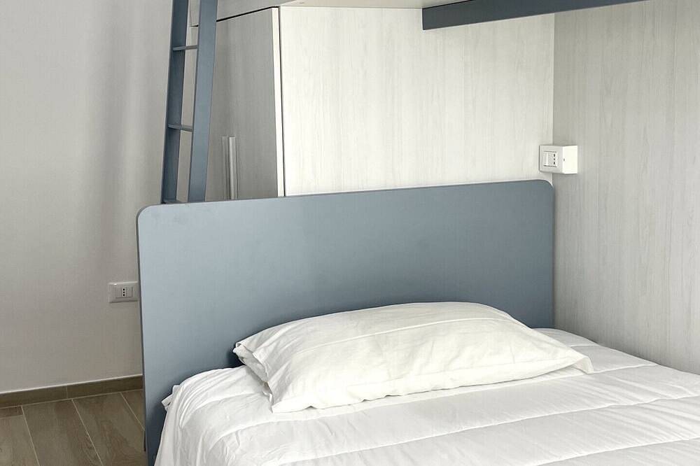 Entire apartment, Room 215 - Affitti Brevi Italia in Manfredonia, Gargano