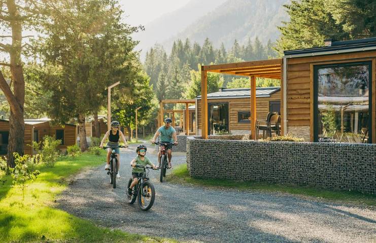 Ferienpark für 4 Personen, mit Terrasse und Garten sowie Kinderpool und Pool in Kärnten