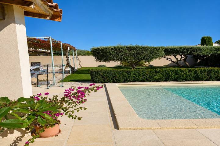 Chambre d’hôte pour 2 personnes, avec jardin dans le Gard - 2