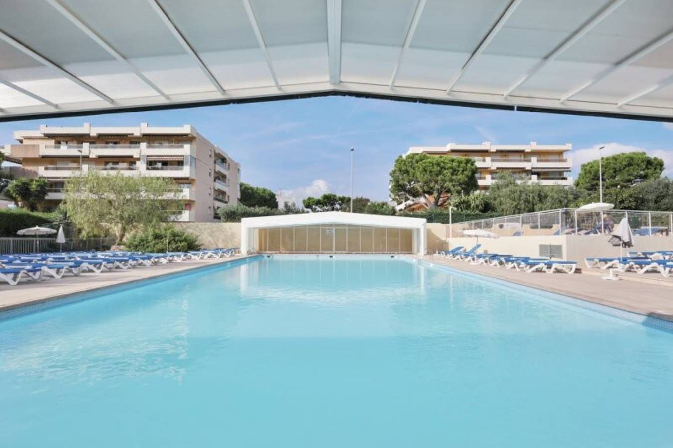 Studio entier, 06U - Beau studio en résidence - piscine et tennis in Saint-Laurent-du-Var, Côte méditerranéenne (France)