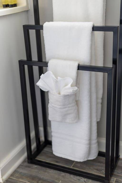 Hilltop Hideout — A Peaceful Retreat in the Foothills of the Smoky Mountains in Blount County