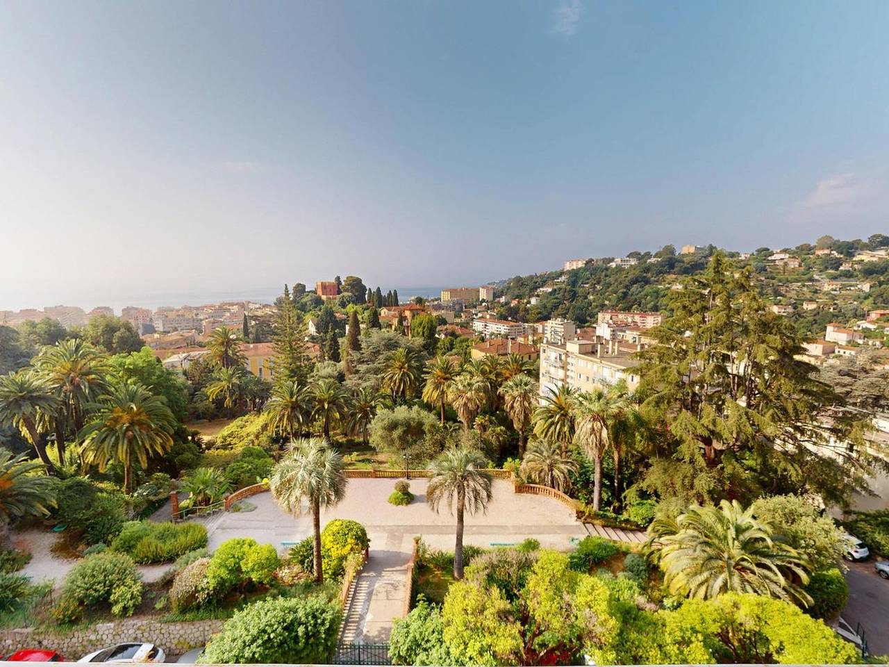 Entire apartment, Spacious 3P in quiet palace, sea view in Menton in Menton, Mediterranean Coast (France)