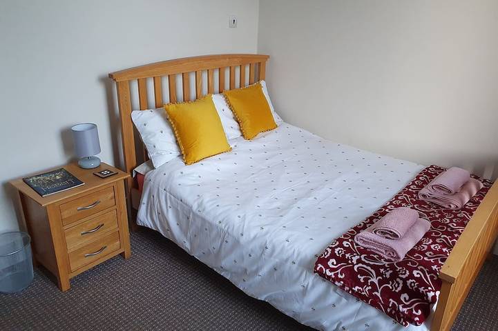 Ganze Wohnung, Alastrean Apartment. Large flat, cosy & warm w/ 3 beds, 2 bath, free parking in Aberdeen, Aberdeenshire