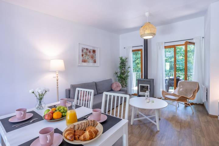 Location de vacances pour 4 personnes, avec terrasse dans Lac du Val-Joly - 2