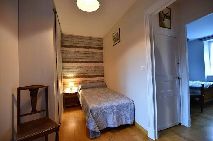 Location de vacances pour 5 personnes, avec balcon et jardin à Nébouzat - 4