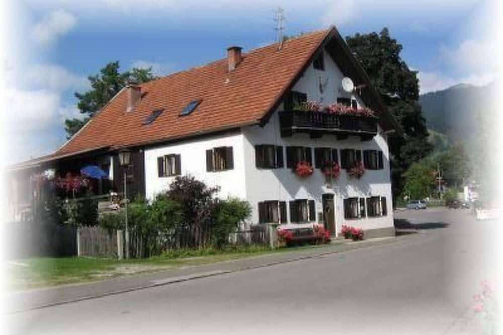 Ganze Wohnung, Apartment mit Königscard für 4 Personen in Unterammergau, Bayerische Alpen