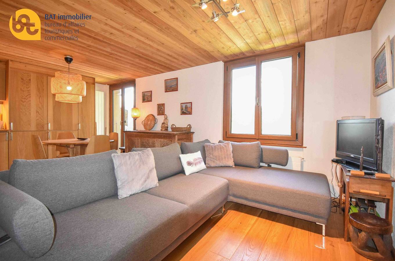 Apartamento entero, Moulinet n° 216, charming chalet with veranda and fireplace in Chalais (Suiza), Alpes del Valais
