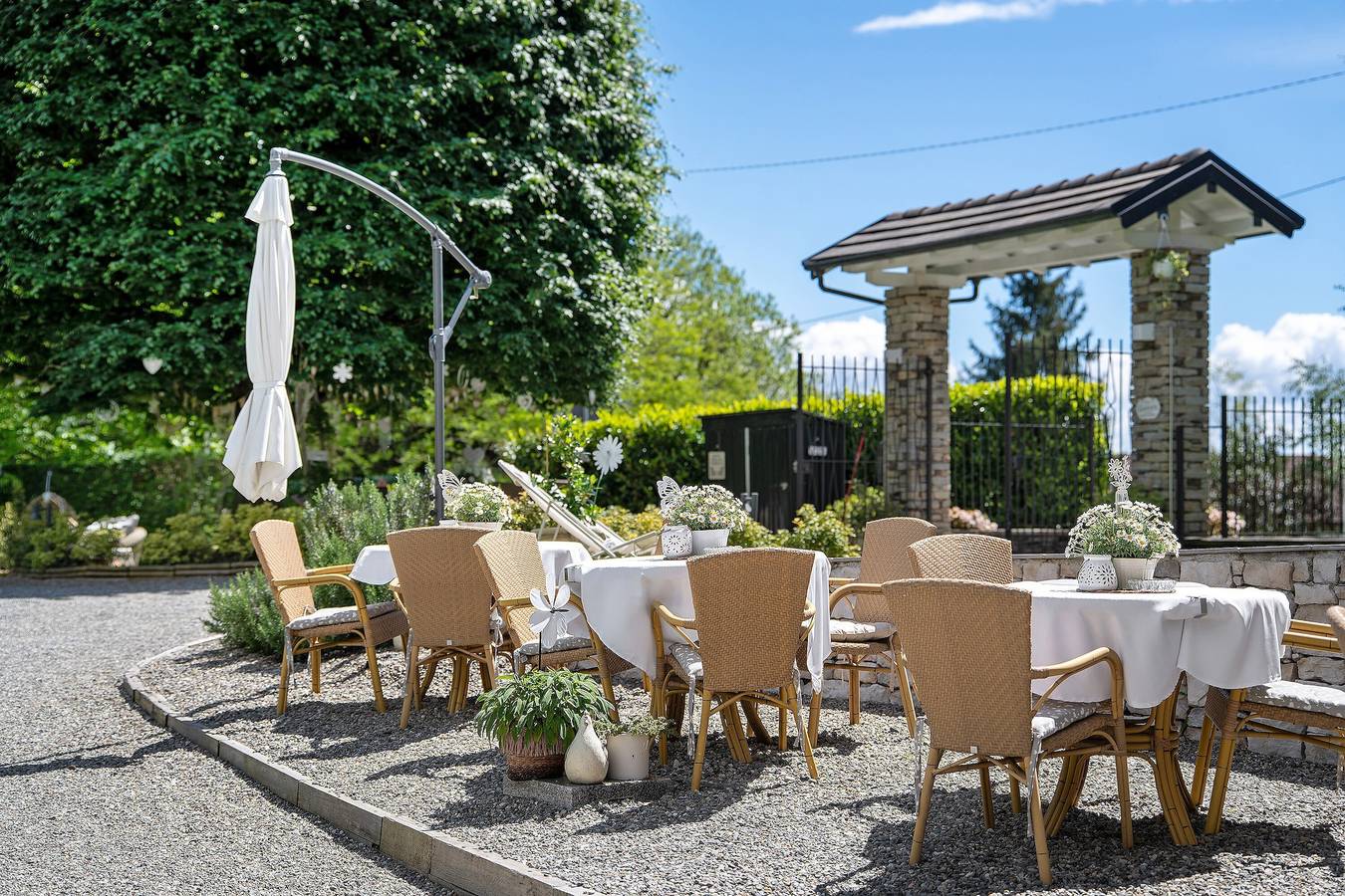 Apartment „Mon Brayan“ mit Gemeinschaftsgarten und Wlan in Pian Nava, Bee
