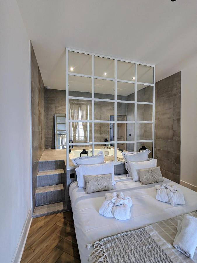 Appartement entier, My'Deting - Jacuzzi in Roanne, Région de Roanne