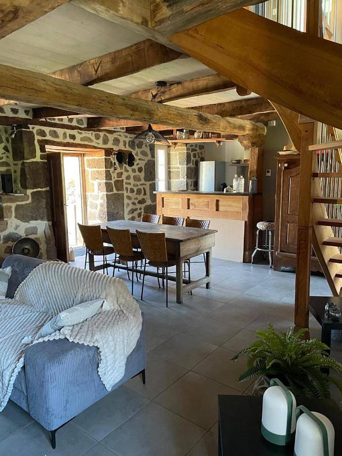 Location de vacances pour 6 personnes, avec Terrasse et Jardin dans Raulhac
