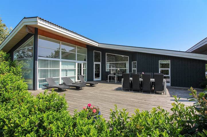 Ferienhaus für 8 Personen, mit Terrasse und Garten sowie Sauna und Whirlpool in Lolland-Falster - 2