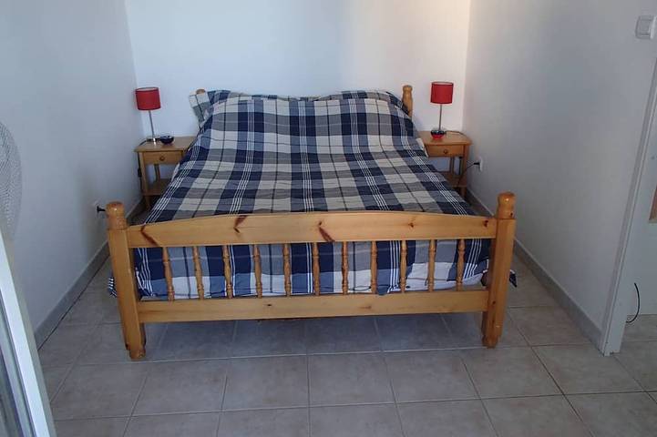 Entire apartment, Overlooking a lagoon and 5 mins from superb beach in Saint-Cyprien, Mediterranean Coast (France)