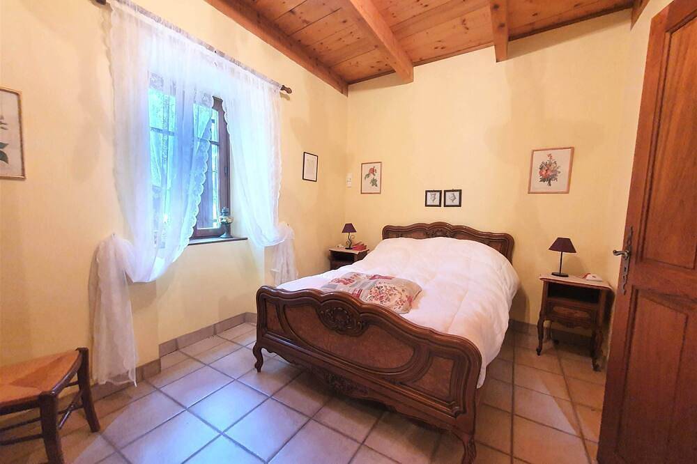 Mes Maisons Guest Gite, 2 Bedroom with Aircon, swimming pool and linen included. in Gagnières, Parc national des Cévennes