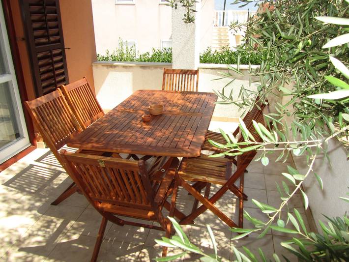 Apartament wakacyjny dla 7 osób, z balkon/ taras w Slatine