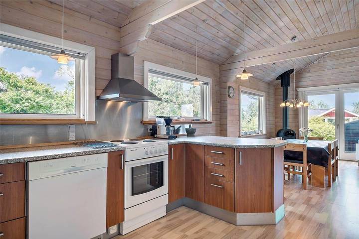 Ferienhaus für 8 Personen, mit Terrasse und Whirlpool in Hvalpsund - 4