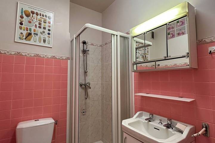 Apartamento entero, Apartment Le Palais, ideal for spa treatments and hiking in Vernet-les-Bains, Parque Natural Regional de los Pirineos Catalanes