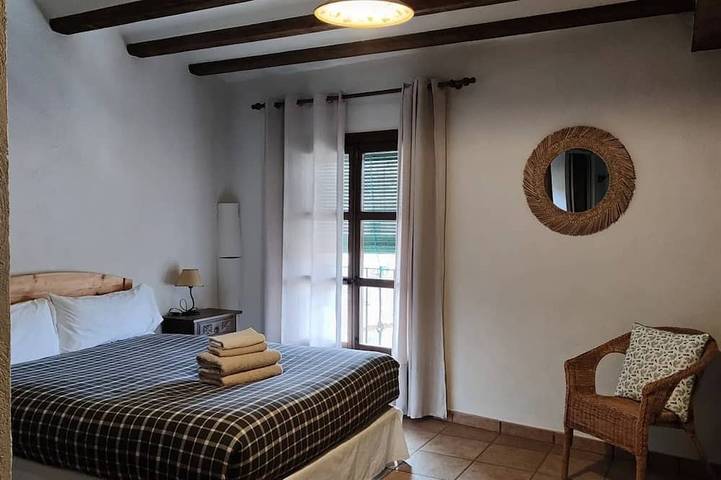 Cal Tous es una magnífica casa rural en el bonito pueblo de Rojals in Mont Blanc (Tarragona), Provincia de Tarragona