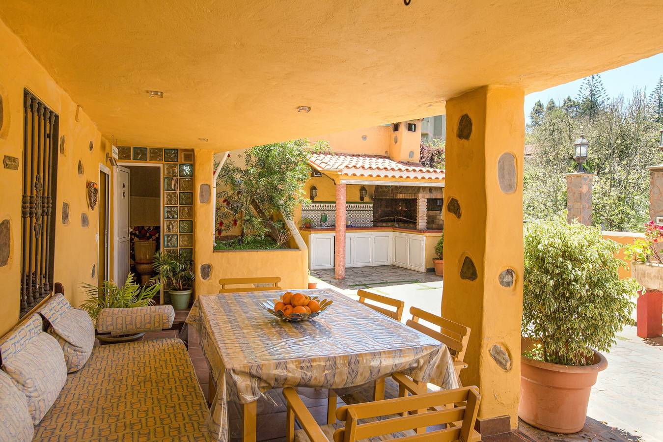 Apartamento inteiro, Finca "La Alpispa" com piscina, Wi-Fi rápido, terraço e jardim in El Zumacal, Valleseco