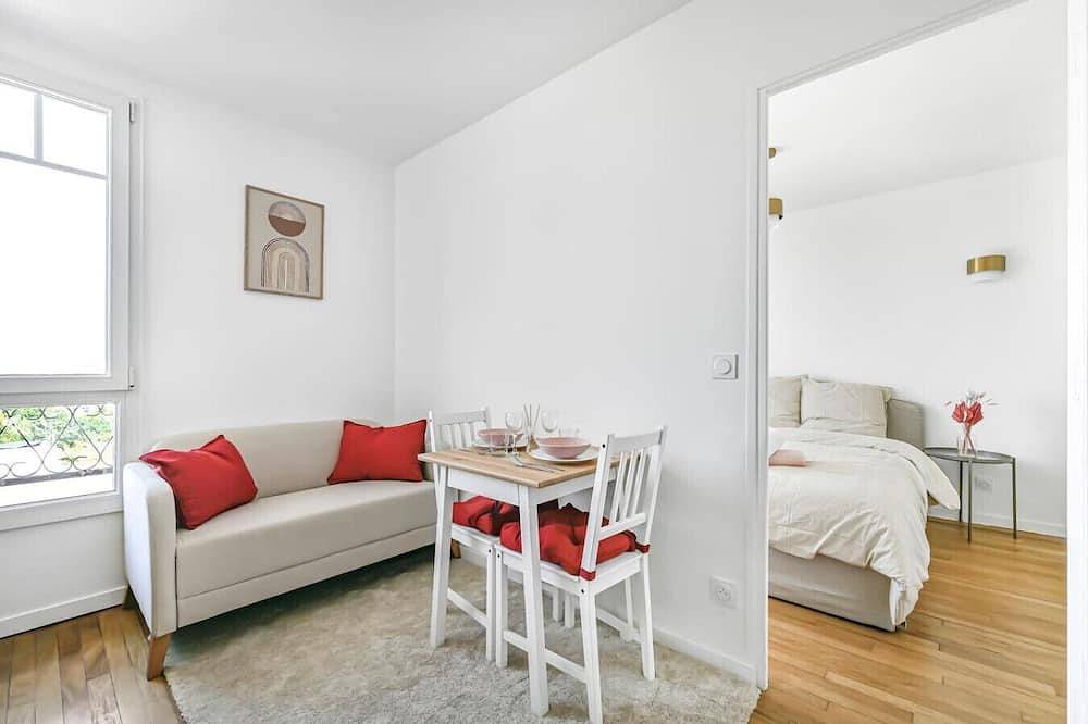 Entire apartment, Magnificent renovated apartment La Défense Paris Gare in Nanterre, Hauts-de-Seine