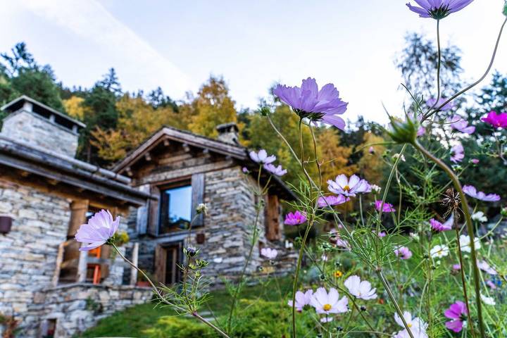 Chalé 'Panorama Res Albert' com vista montanha, Wi-Fi e jardim in San Giacomo Filippo, Valtellina