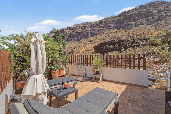 Ferienhaus 'Ca Mensa' mit Bergblick, privater Terrasse und WLAN in Playa de Güigüi, San Nicolás de Tolentino