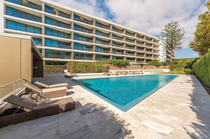 Apartment for 4 people, with balcony and pool in Cascais