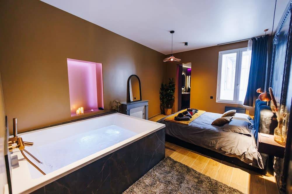 Entire apartment, Dreamy Room - Escape, Spa & Private Cinema in Angers, Angers region