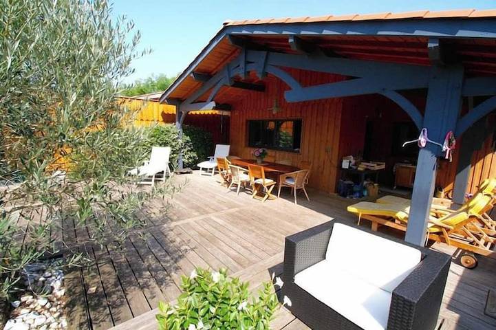 Gîte pour 8 personnes, avec Balcon ainsi que Terrasse et Jardin au Cap Ferret