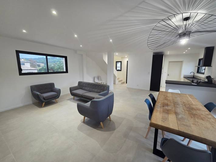 Maison de vacances 'La Villa De Jade' avec vue sur la montagne, Wi-Fi et climatisation in Murles, Côte méditerranéenne (France)