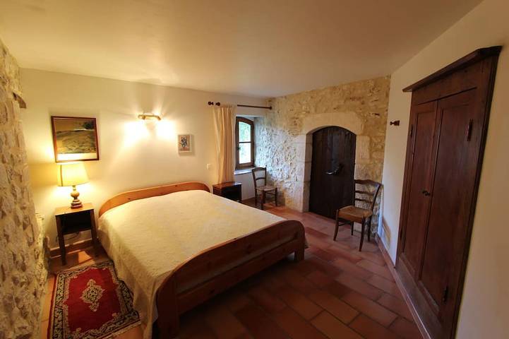 Location de vacances pour 4 personnes, avec piscine ainsi que jardin et terrasse à Verfeuil - 3