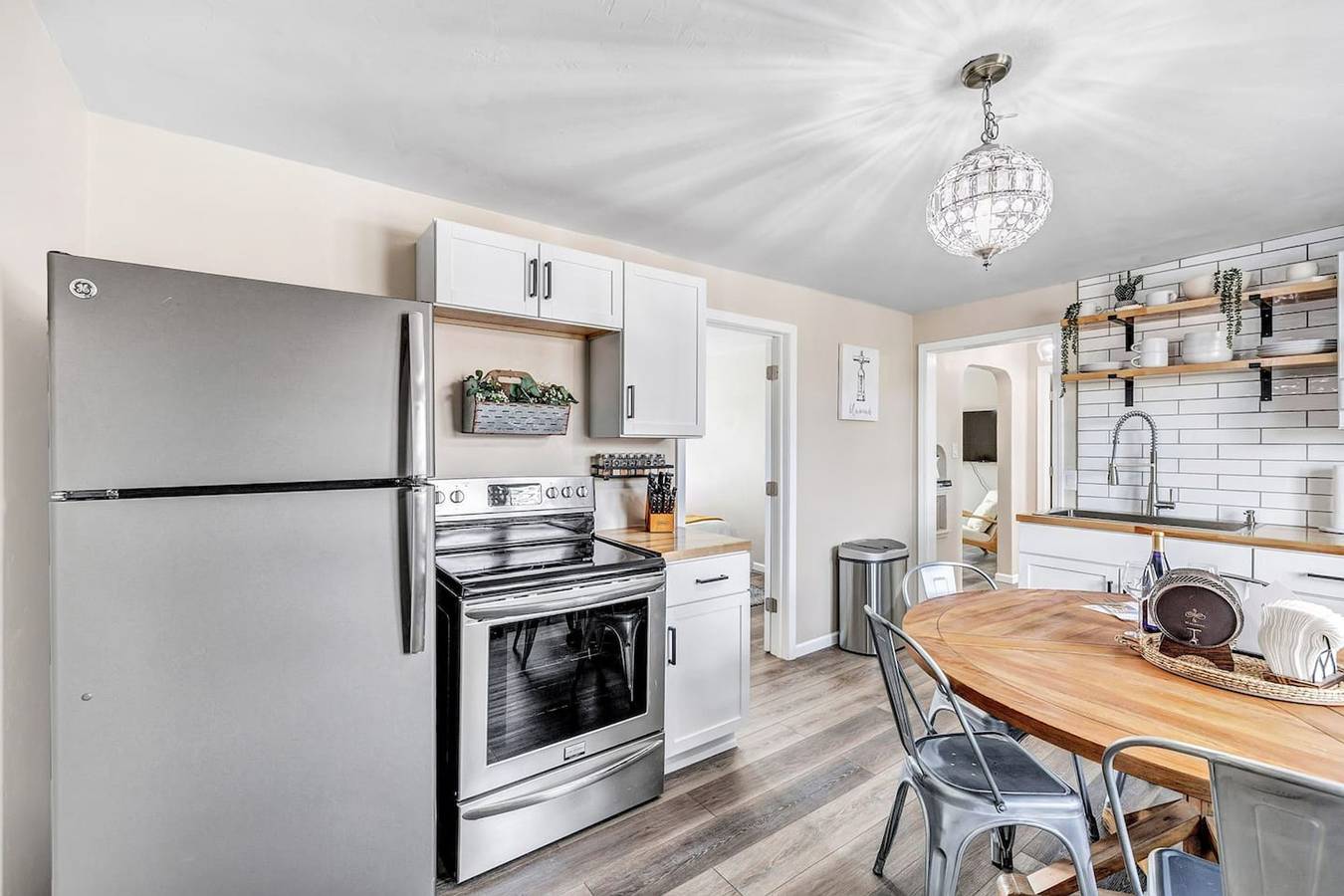 Apartamento entero, Across the street from Von Stiehl-Newly Renovated! in Algoma, Condado de Kewaunee