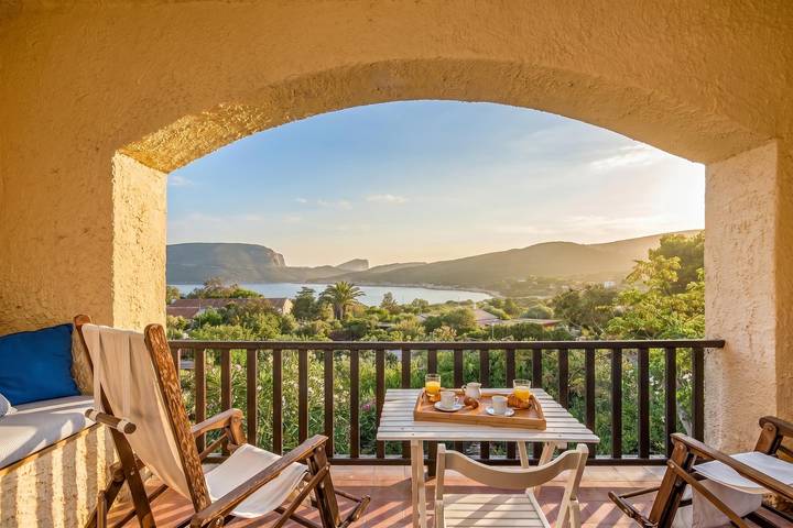 Villa per 6 persone, con vista oceano e terrazza nonché piscina ad Alghero