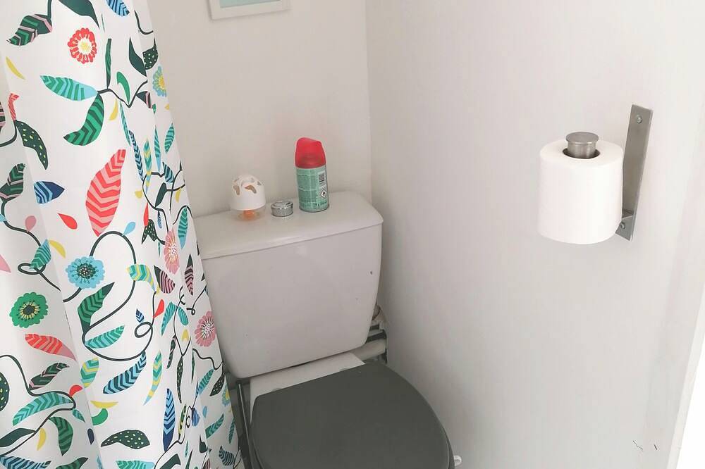 Entire apartment, Le petit nid du Lez\" studio in Prades-le-Lez, Montpellier region