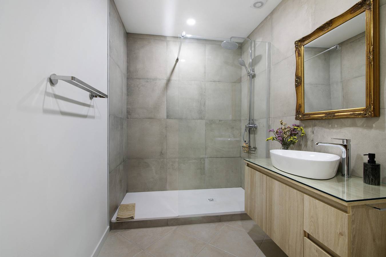 Uitstekende, onafhankelijke studio-suite, foto 12