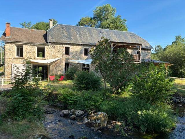 Gîte pour 3 personnes, avec jardin et balcon à Ussel