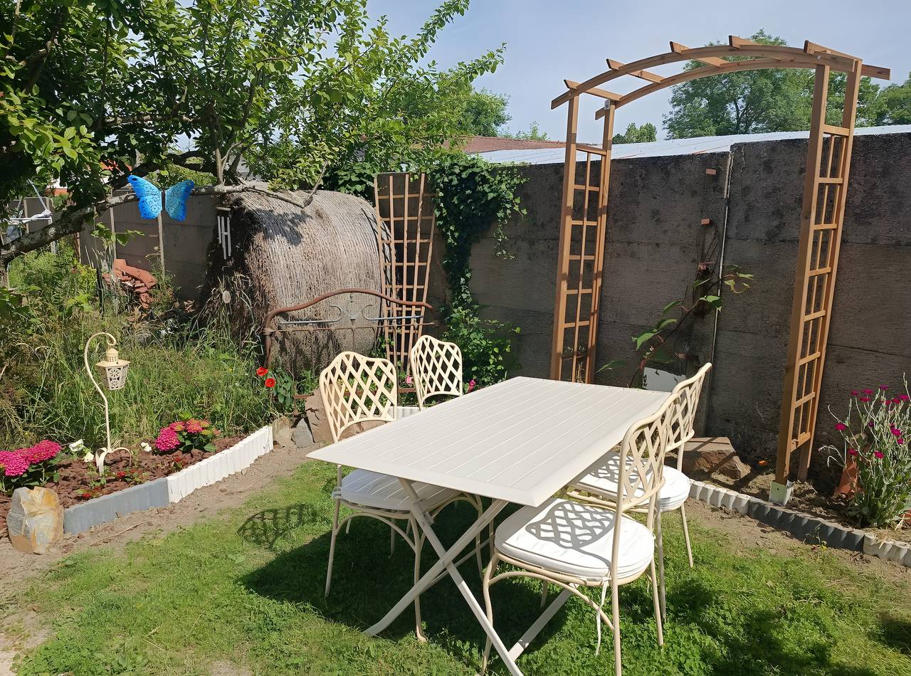Appartement de vacances entier, O' petit jardin … être bien, tout simplement ! in Cholet, Région de Cholet