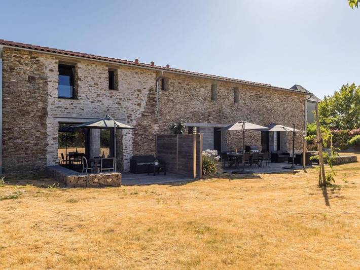 Location de vacances pour 11 personnes, avec Jacuzzi ainsi que Terrasse et Jardin