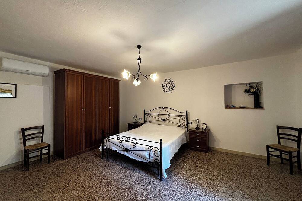 Ganze Wohnung, Stay in the tranquility of Badolato's ancient, atmospheric streets in Badolato, Catanzaro Provinz