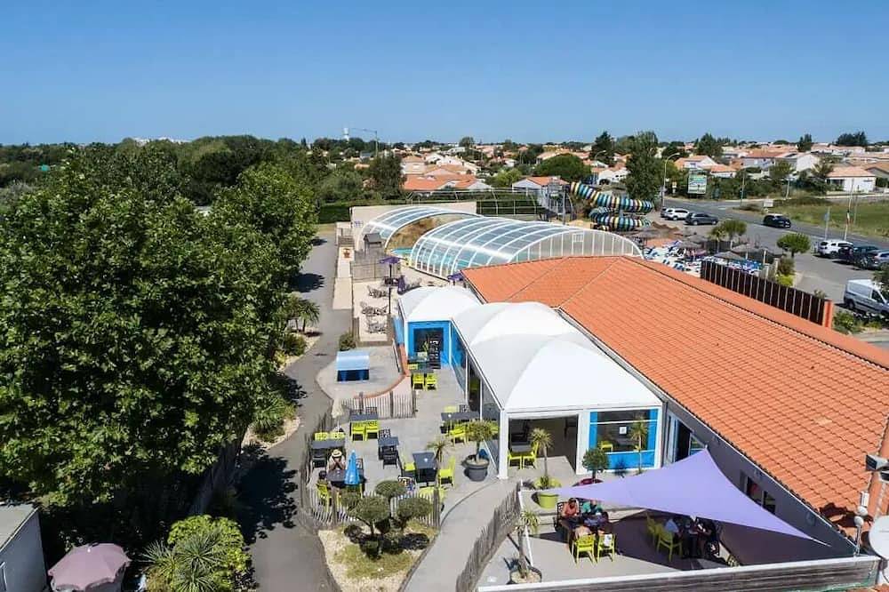C- Mobil-home Méditerranée Confort Climatisé - 3 chambres 6 personnes in Saint-Gilles-Croix-de-Vie, Vallée de la Loire