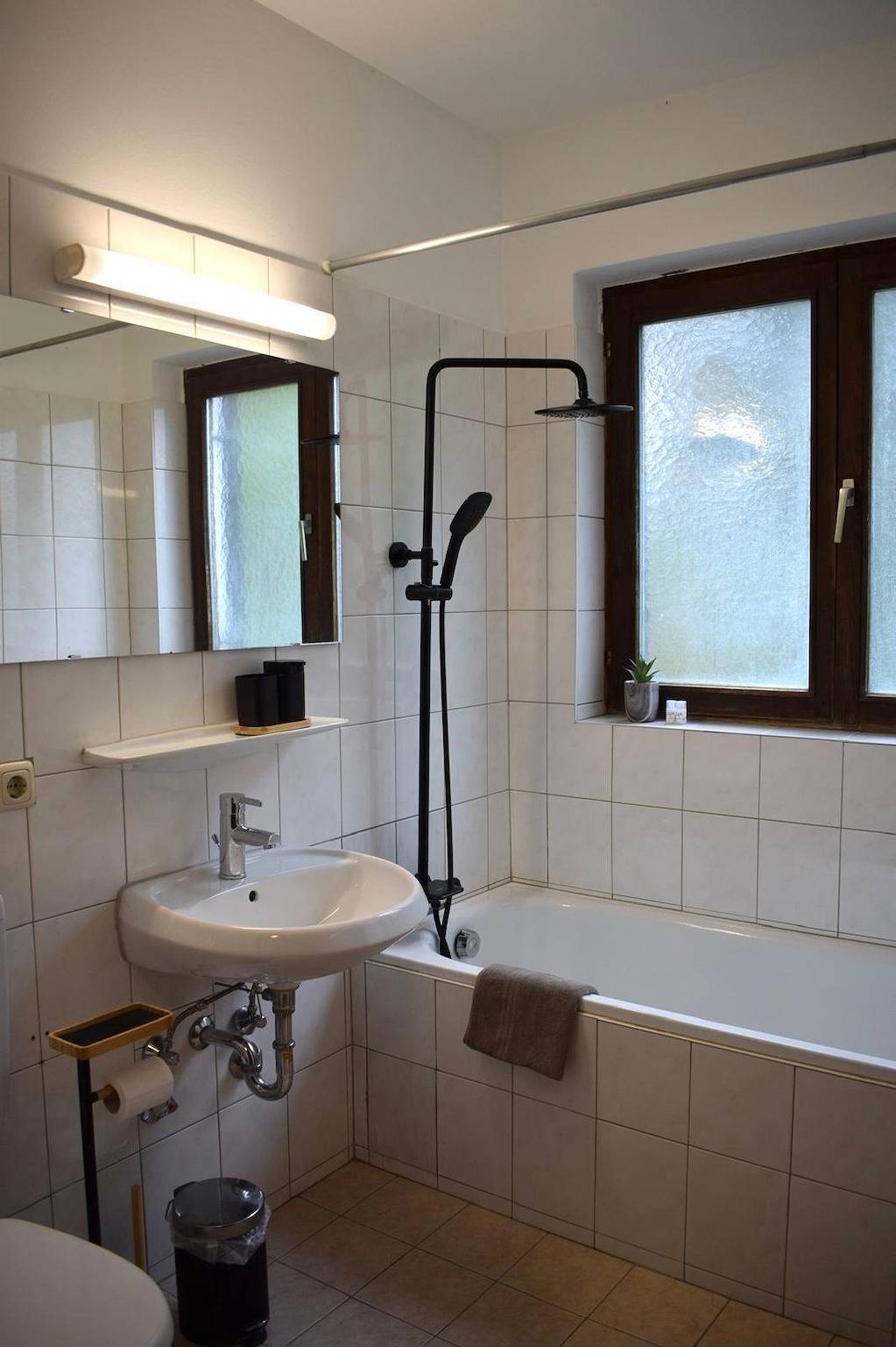Ganze Ferienwohnung, Gemütliches Apartment mit Balkon nähe Hallstatt in Bad Goisern am Hallstättersee, Dachstein Salzkammergut