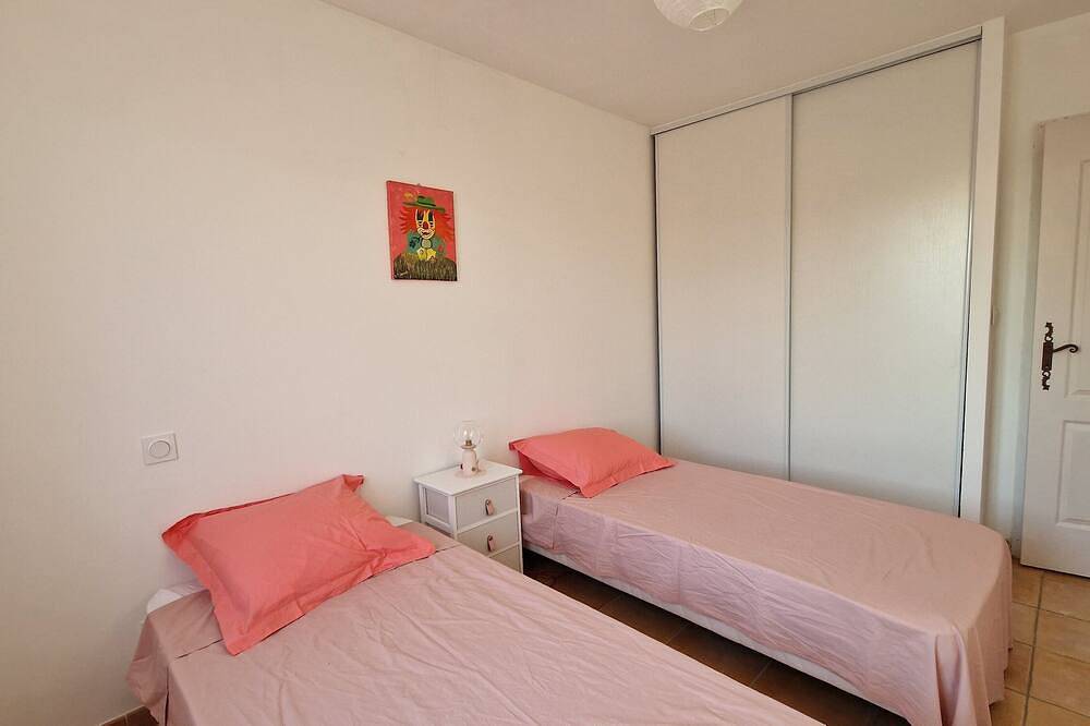 Air-conditioned villa with swimming pool between the sea and the Cevennes mountains. in La Calmette, Region de Nimes