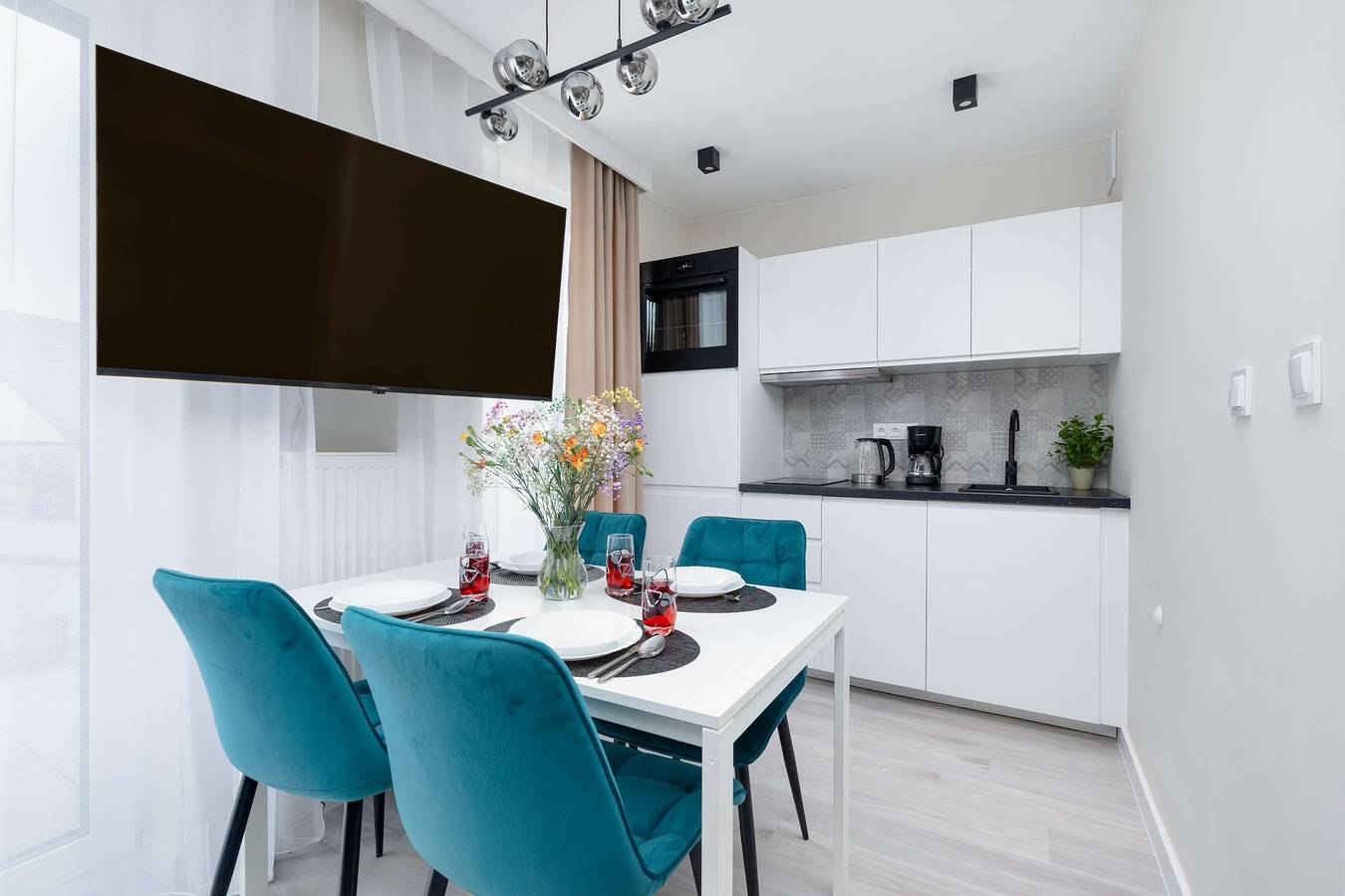 Ganze Wohnung, Floor Apartment with Balcony | 270 m to the Beach, Parking in Niechorze, Powiat gryficki