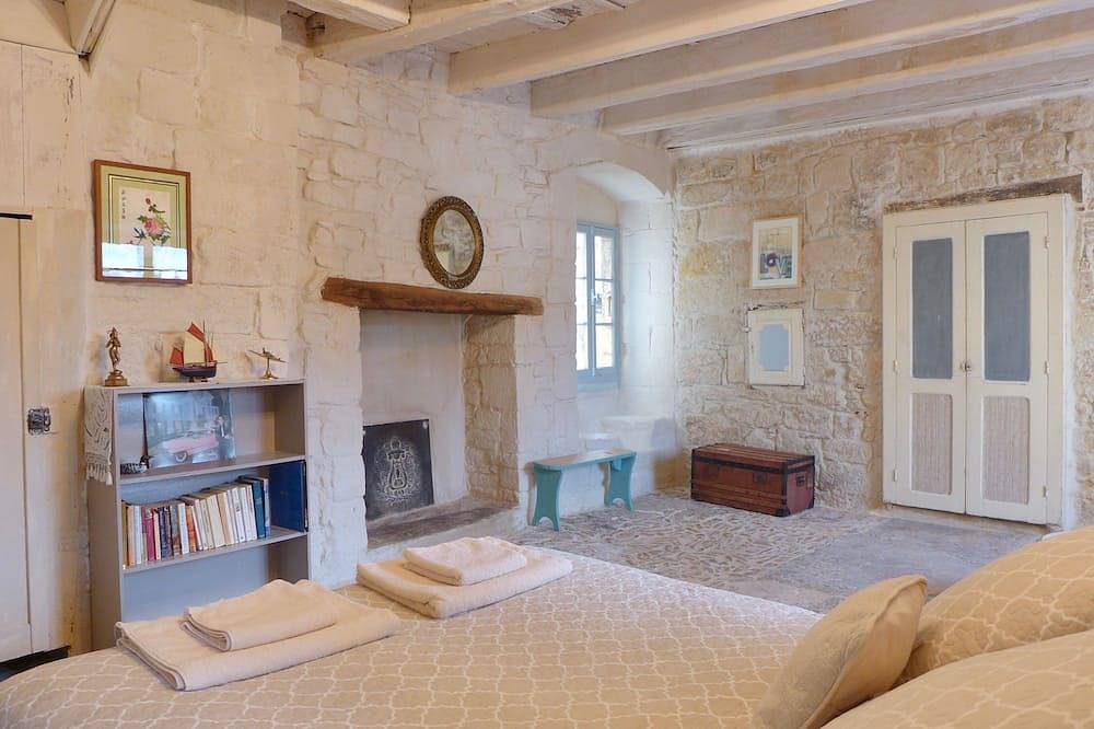 Designer Vintage House in Medieval Saint Cyprien, valley of the Dordogne. in Saint-Cyprien (Aquitanien), Périgord Noir