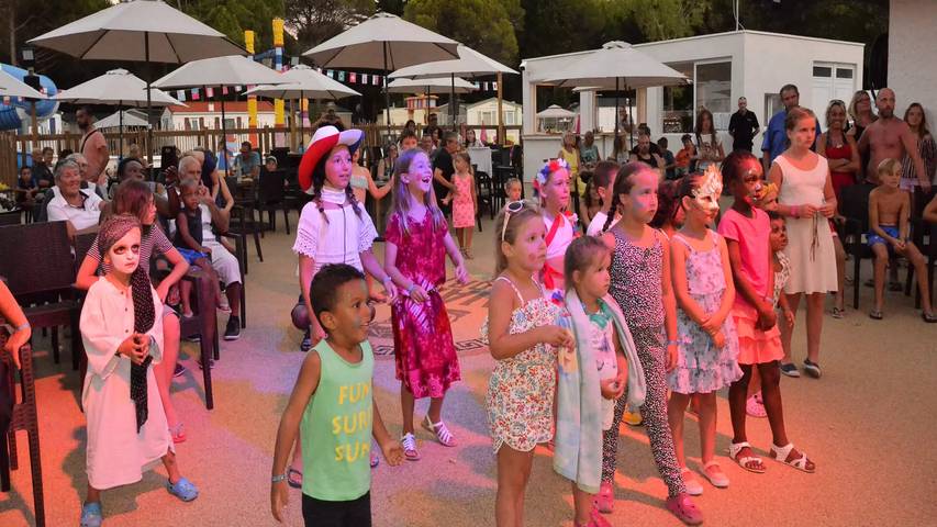 Mobil home pour 6 personnes, avec piscine dans Plage du Grand-Travers - 3