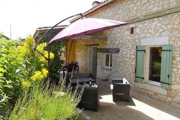 Gîte pour 6 personnes, avec terrasse et jardin à Plaisance