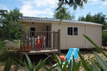 Camping für 4 Personen, mit Sauna und Terrasse sowie Pool in Bormes-les-Mimosas